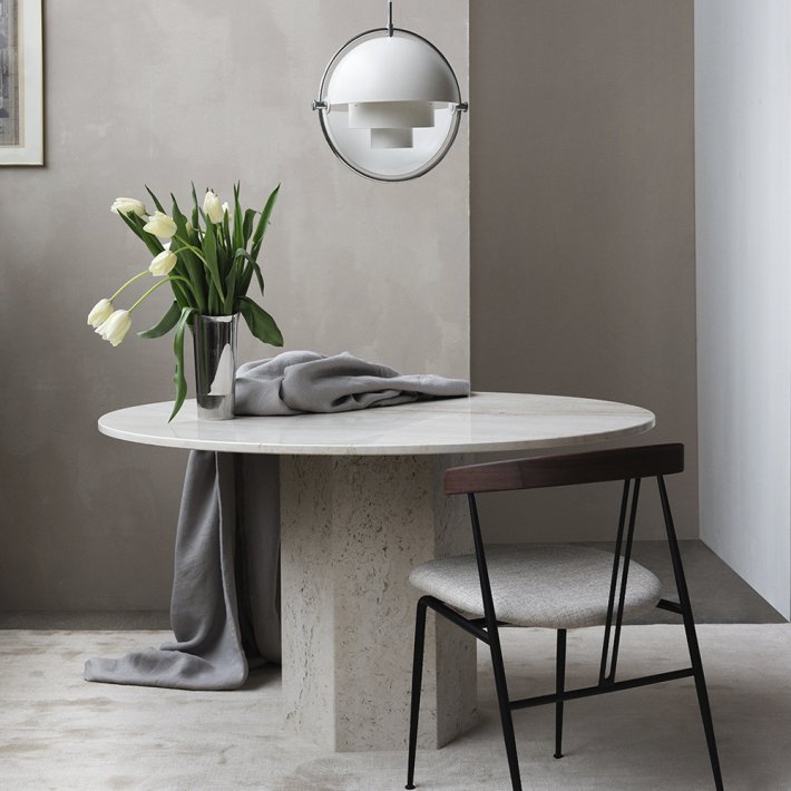 Gubi - Violin Dining Chair | Seat upholstered - Gubi - Paustian