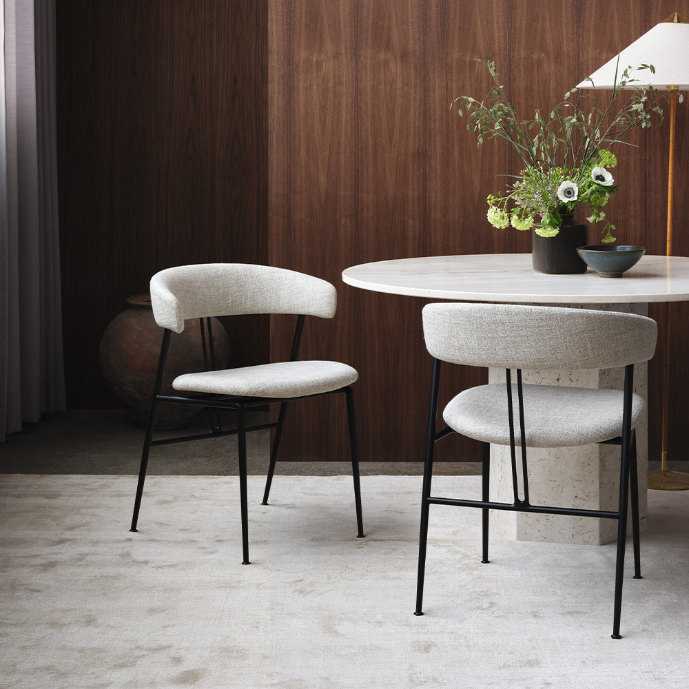 Gubi - Violin Dining Chair | Fully upholstered - Gubi - Paustian