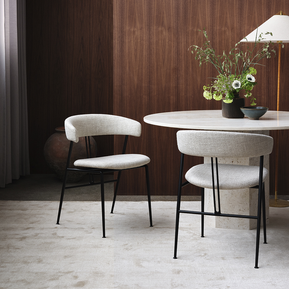 Gubi - Violin Dining Chair | Fully upholstered - Gubi - Paustian
