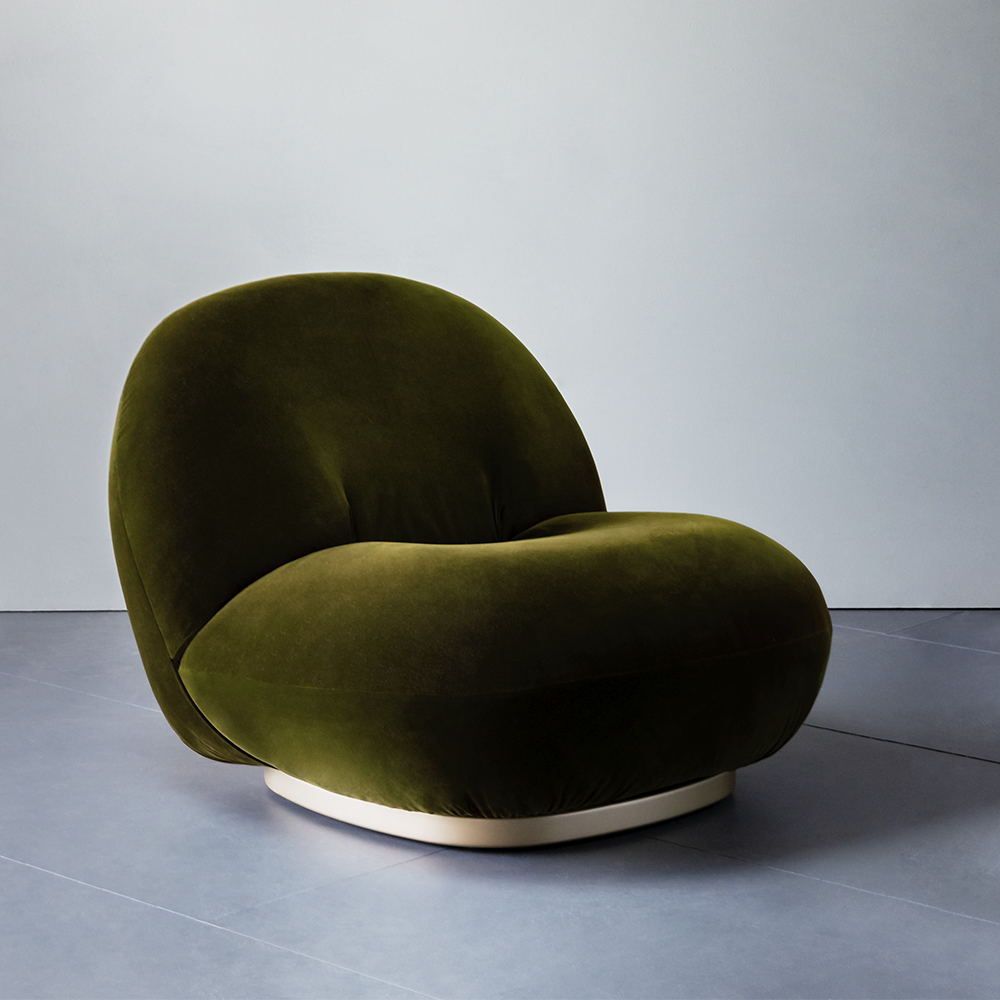 Gubi pacha chair lounge ambientedirect