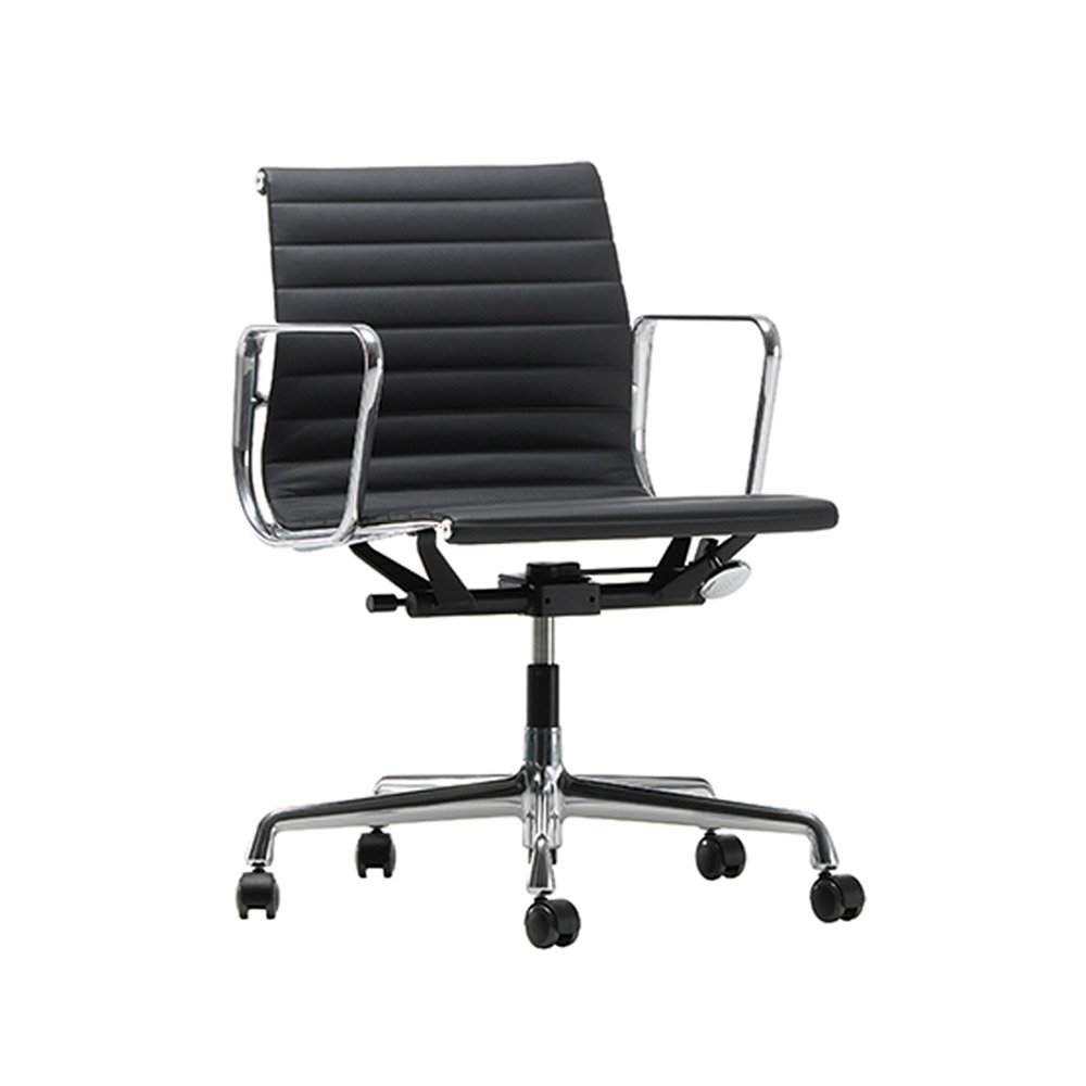 Vitra Aluminium Chair EA 117 L20 Læder Vitra Paustian